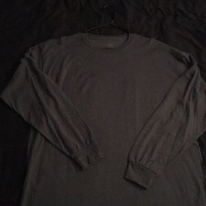 Men’s XL fruit of the loom long sleeve shirt.